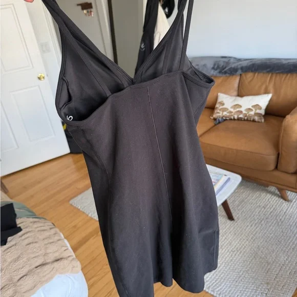 ALO Yoga Black Athletic Shorts - Picture 4 of 5